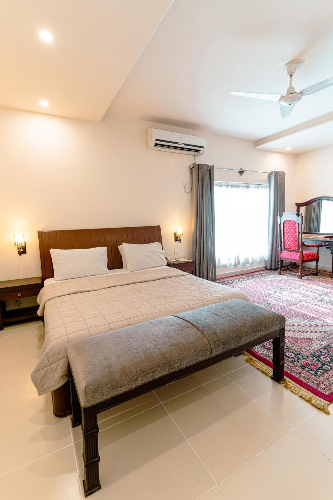 Hotel Vip House Peshawar Exterior foto