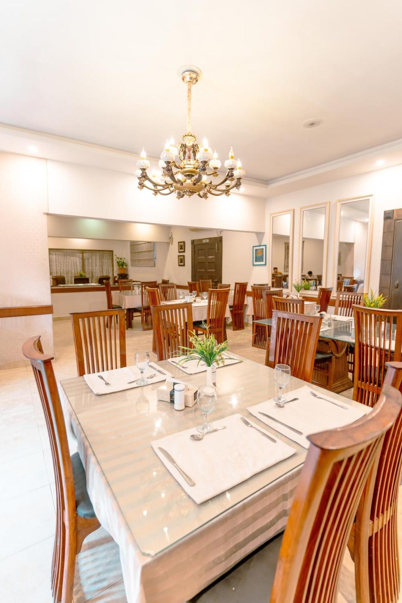 Hotel Vip House Peshawar Exterior foto