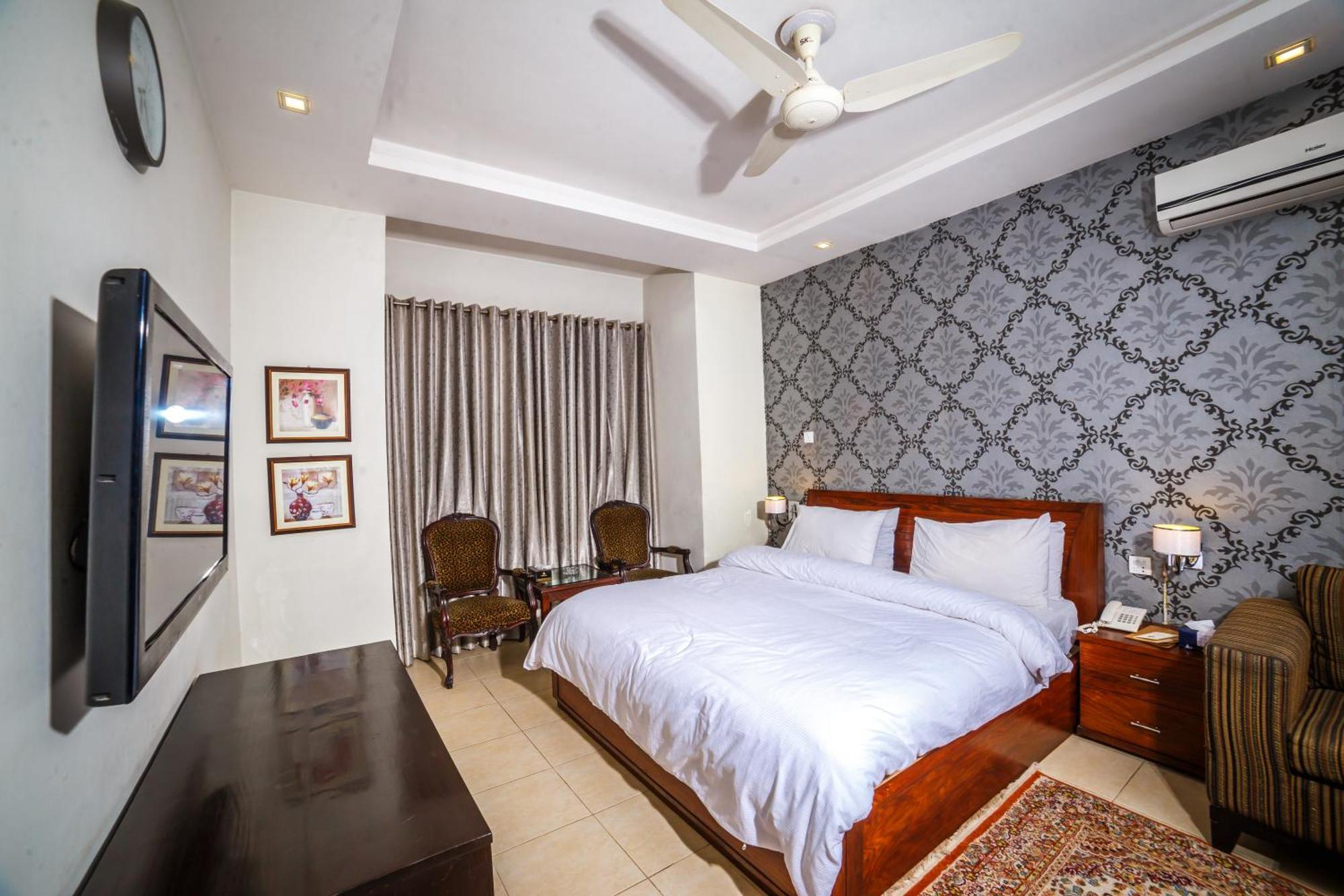 Hotel Vip House Peshawar Exterior foto